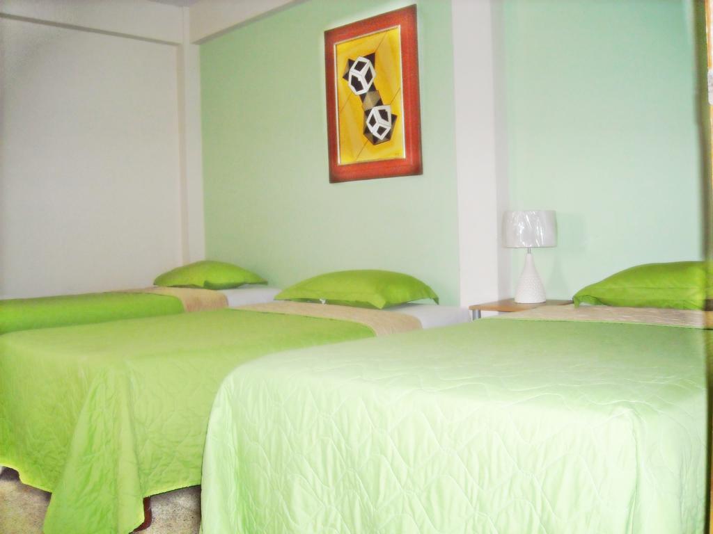 North Star Hostal Guayaquil Room photo